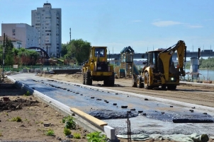 Благоустройство набережной Иртыша в районе пляжа «Центральный-2» завершится в этом году